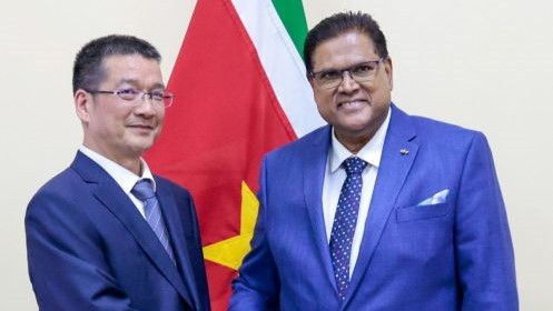 苏里南总统单多吉会见开云体育(中国)官方网站-开云 SPORTS总裁邹来昌